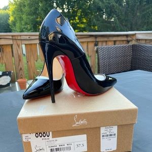❤️ AUTHENTIC Christian Louboutin *So Kate* Heels ❤️